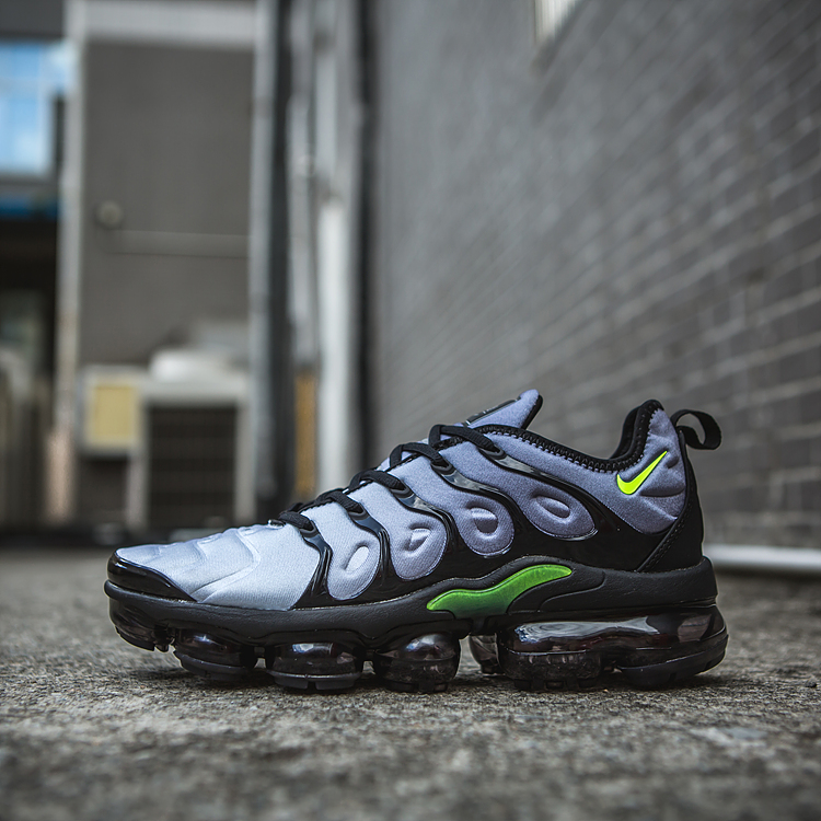 Ni_ke Max Plus "Black Volt" (TN09)