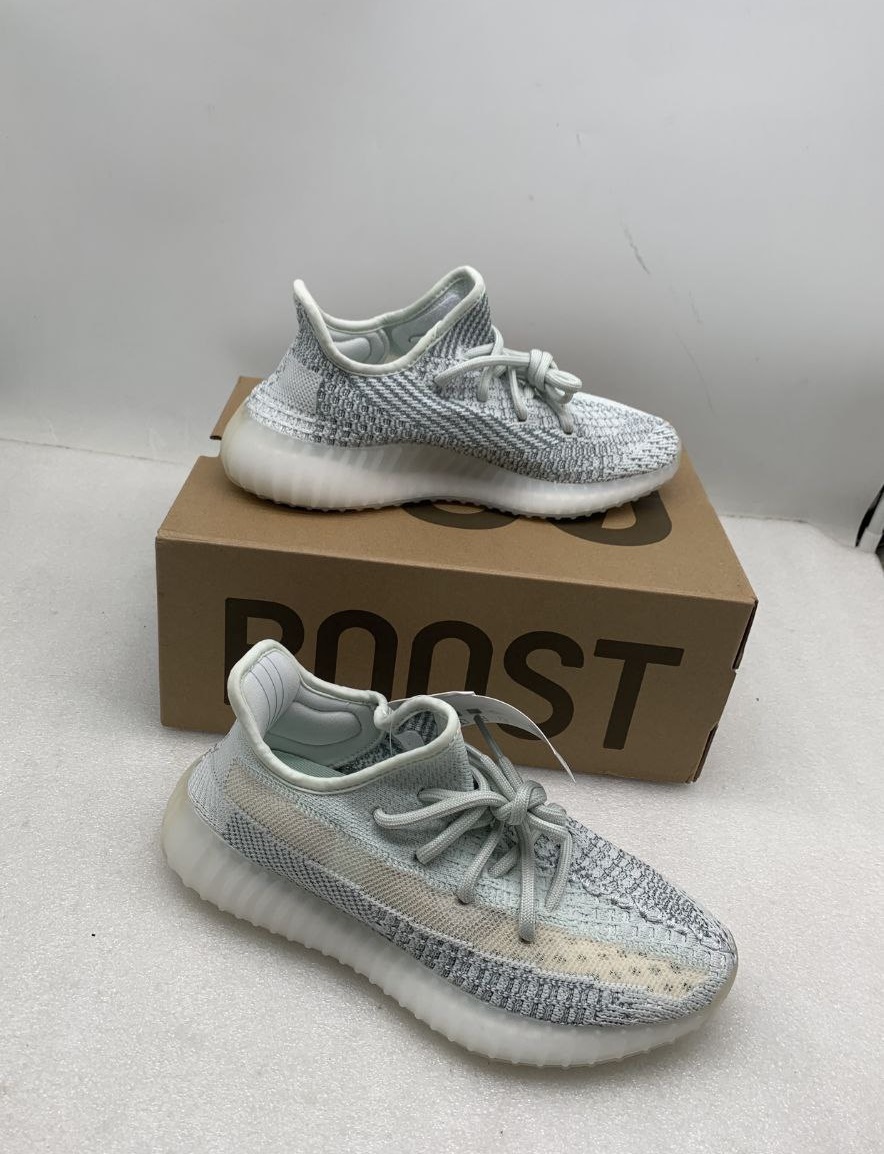 Yeezy Boost 350 V2 Shoes