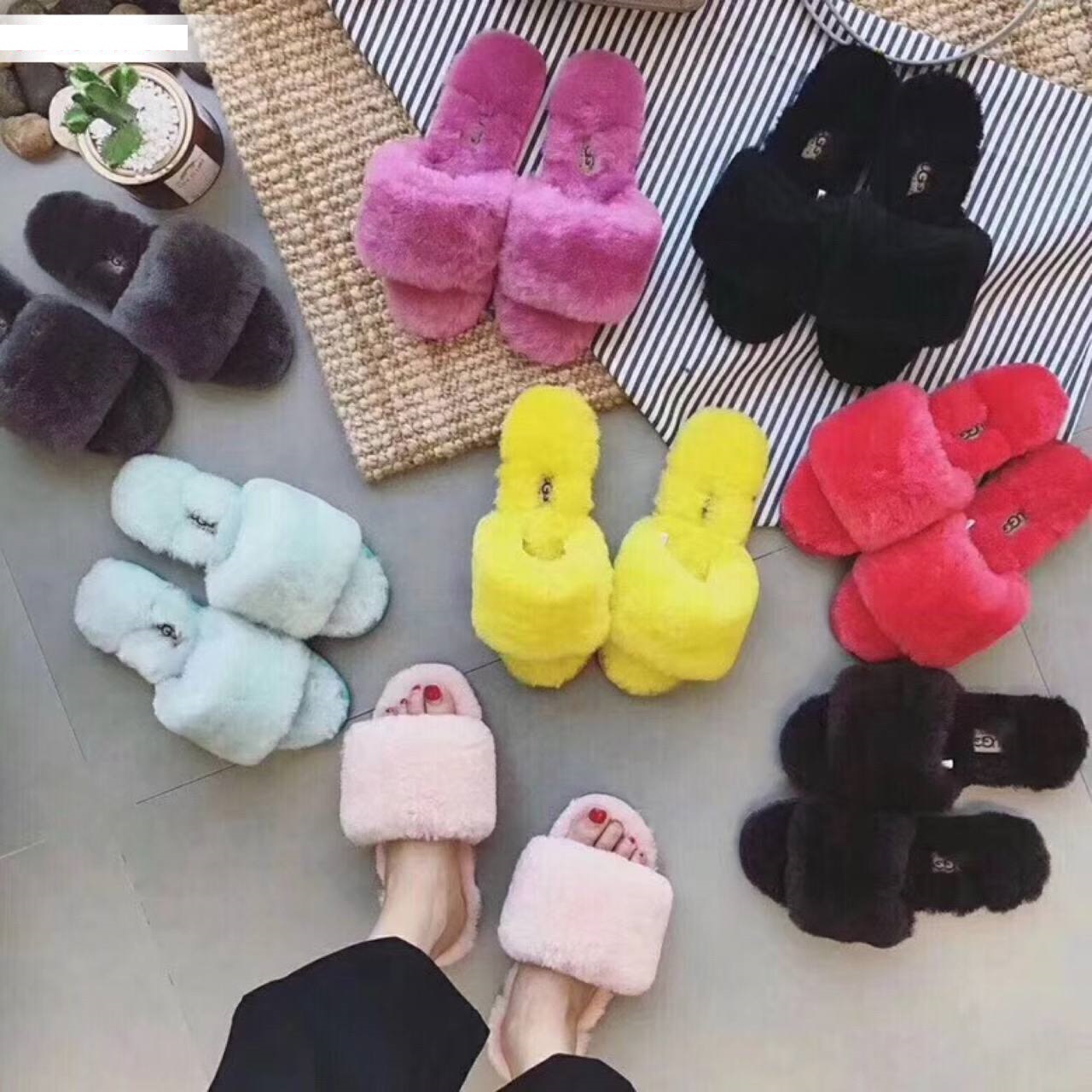 Ugg_Slides Fluffy and Comfortable